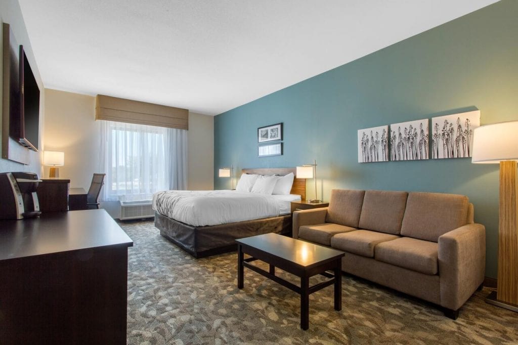 SLEEP INN & SUITES - CHOICE HOTELS - MIDDLETOWN NY Guest Room Design