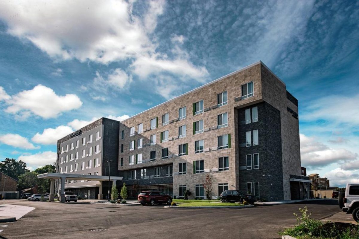 Courtyard Toledo West OH Exterior